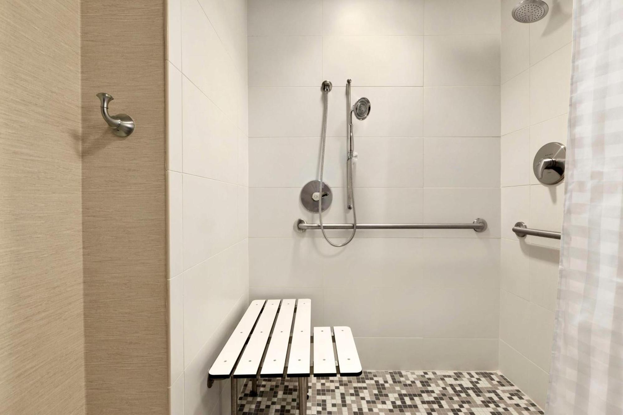 Embassy Suites By Hilton Greenville Downtown Riverplace Εξωτερικό φωτογραφία